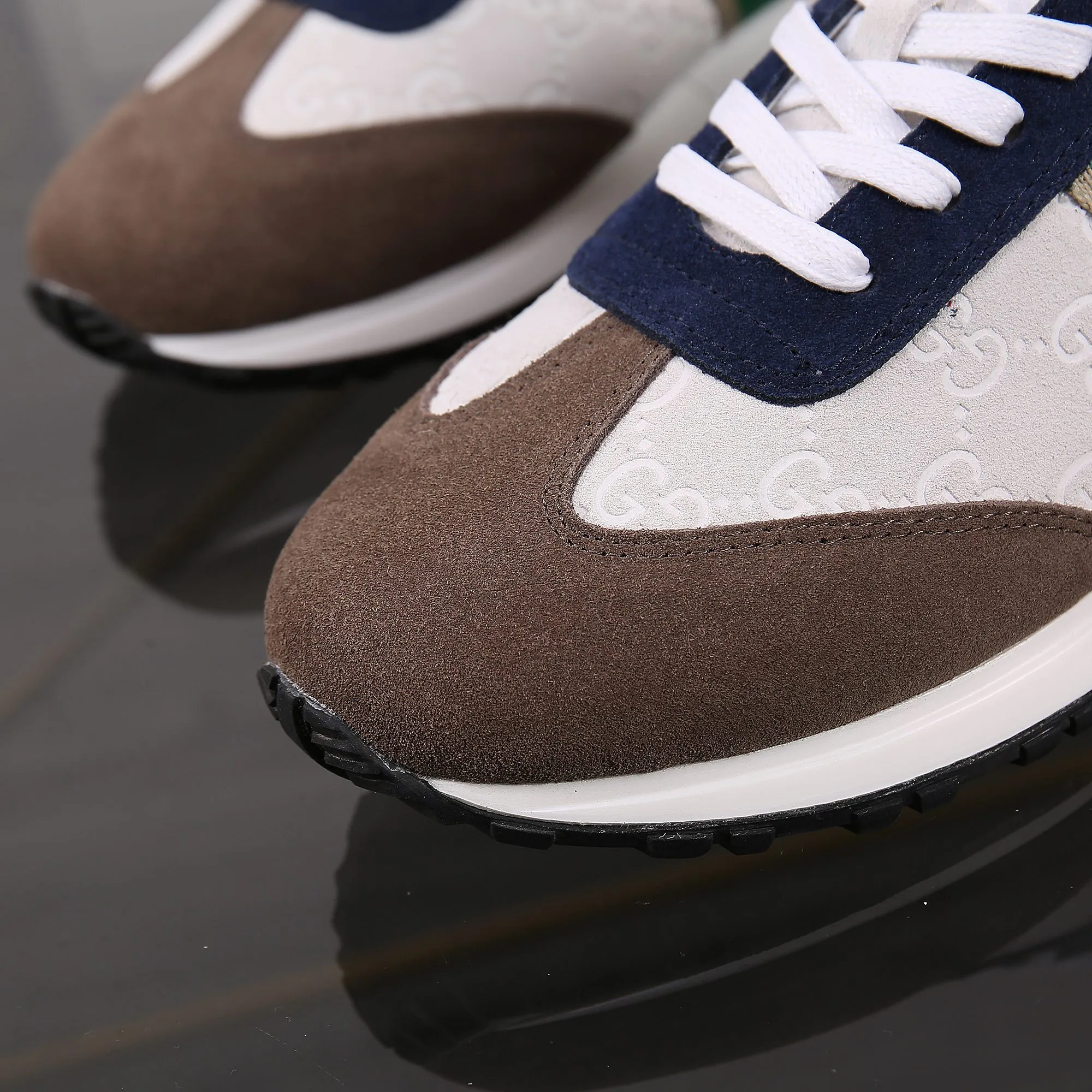 Factory price: 400💰New model is here again! [Gucci Sports Men's Shoes] Gucci fashionable casual men's shoes🇨🇳Original 1:1 mold, new model debuts first💯Not high-profile but avant-garde, simple, low-key and fashionable, super versatile style🌿Made of original cowhide➕Sheepskin lining🎋The version is comfortable on the feet, first-class workmanship🍍Number: 38-44, customized 45